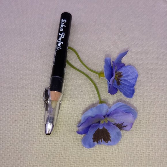 New Estee Lauder Makeup with New Bag. - Picture 3 of 9